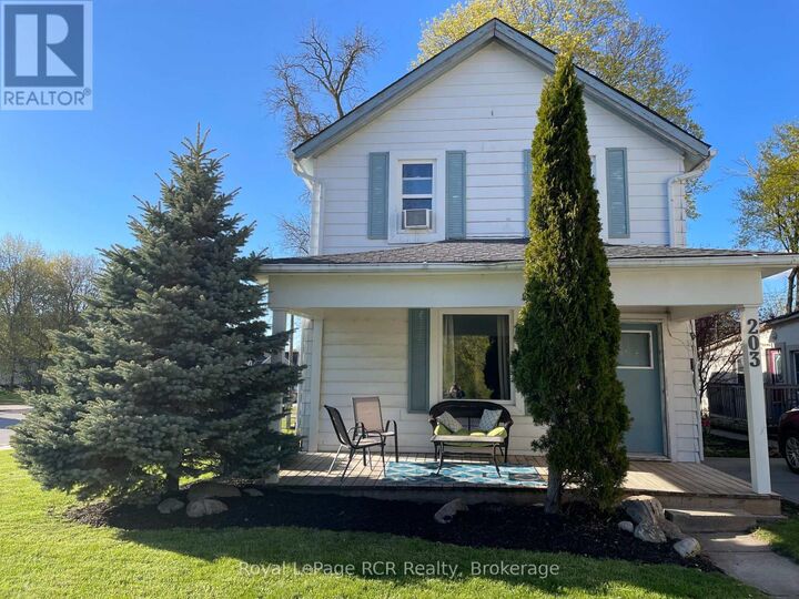Property Photo:  203 Main Street East  ON N0G 2P0 