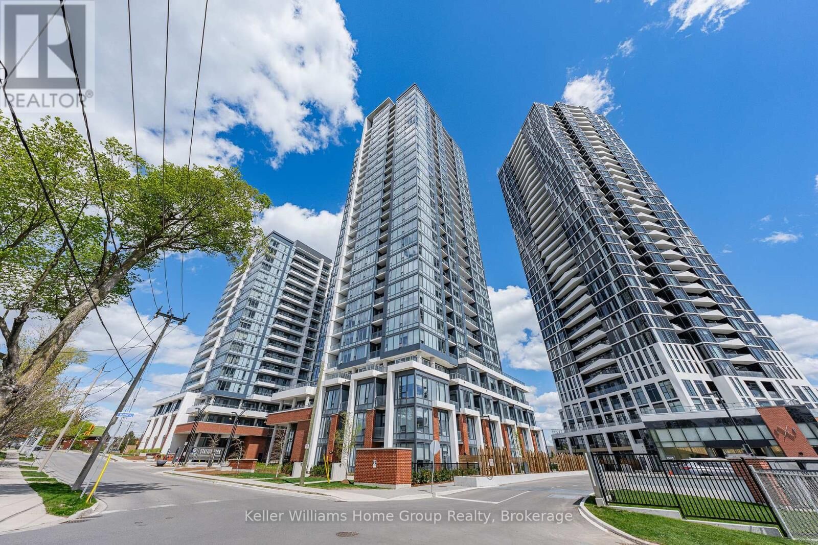 Property Photo:  15 Wellington Street South 2402  ON N2G 0E4 
