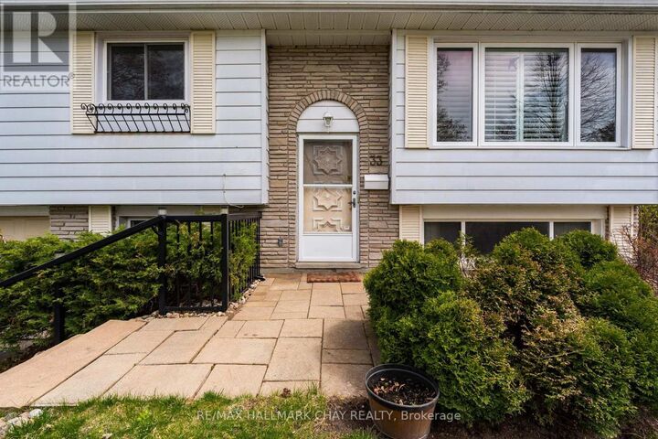Property Photo:  33 Davies Crescent  ON L4M 2M4 