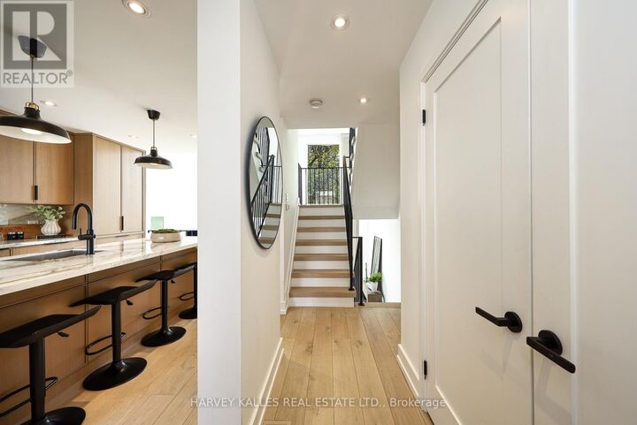 Property Photo:  240 Broadway Avenue 22  ON M4P 1V9 