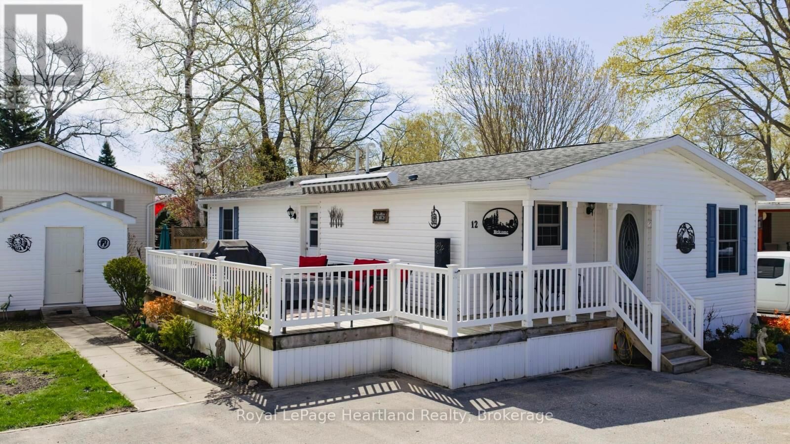 Property Photo:  12 Cherokee Lane  ON N7A 3Y2 