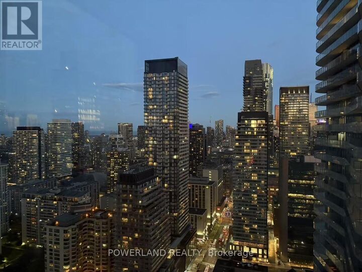 Property Photo:  8 Wellesley Street West 4212  ON M4Y 0J5 