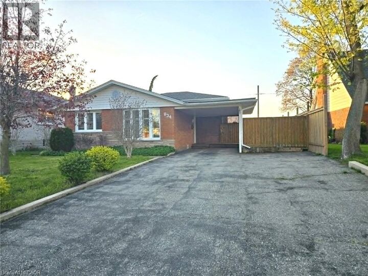 Property Photo:  834 Westminster Drive South Main  ON N3H 1V2 
