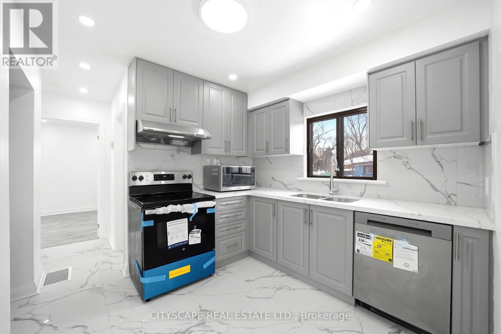 Property Photo:  759 Midland Avenue  ON M1K 4E5 