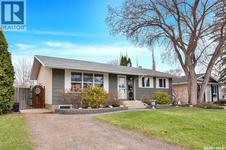 Property Photo:  1622 Bradwell Avenue  SK S7N 2P1 