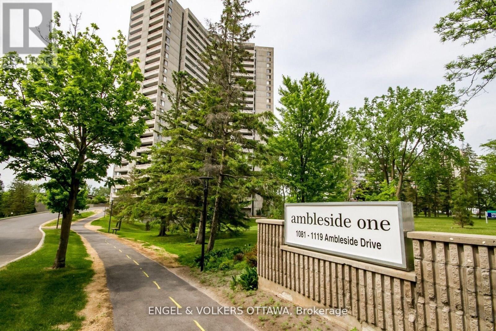 Property Photo:  1081 Ambleside Drive 2209  ON K2B 8C8 