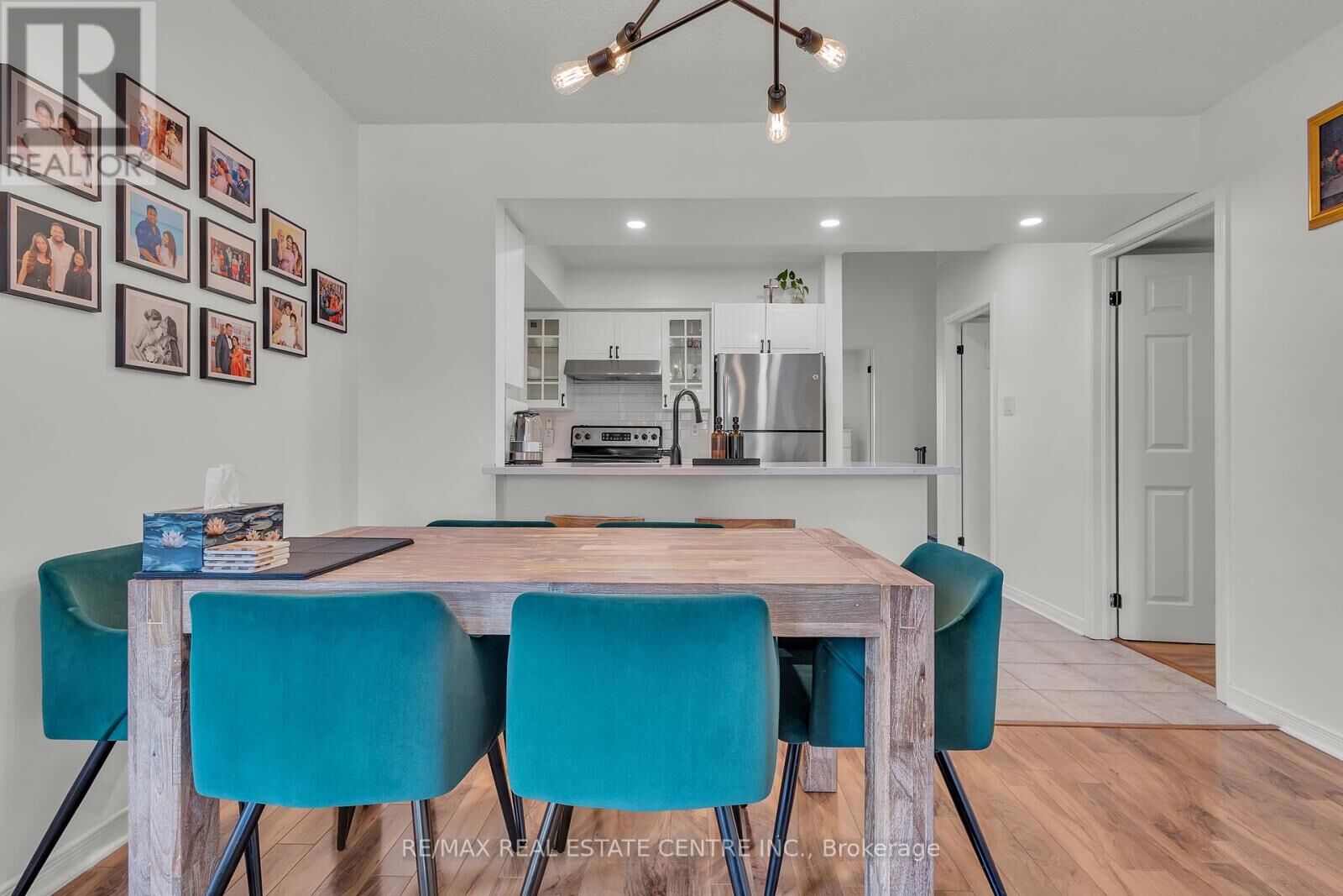 Property Photo:  51 Petra Way 3  ON L1R 0A8 