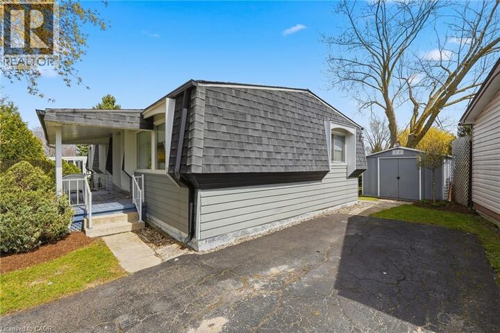 Property Photo:  33 Fairview Crescent  ON N4W 3G8 