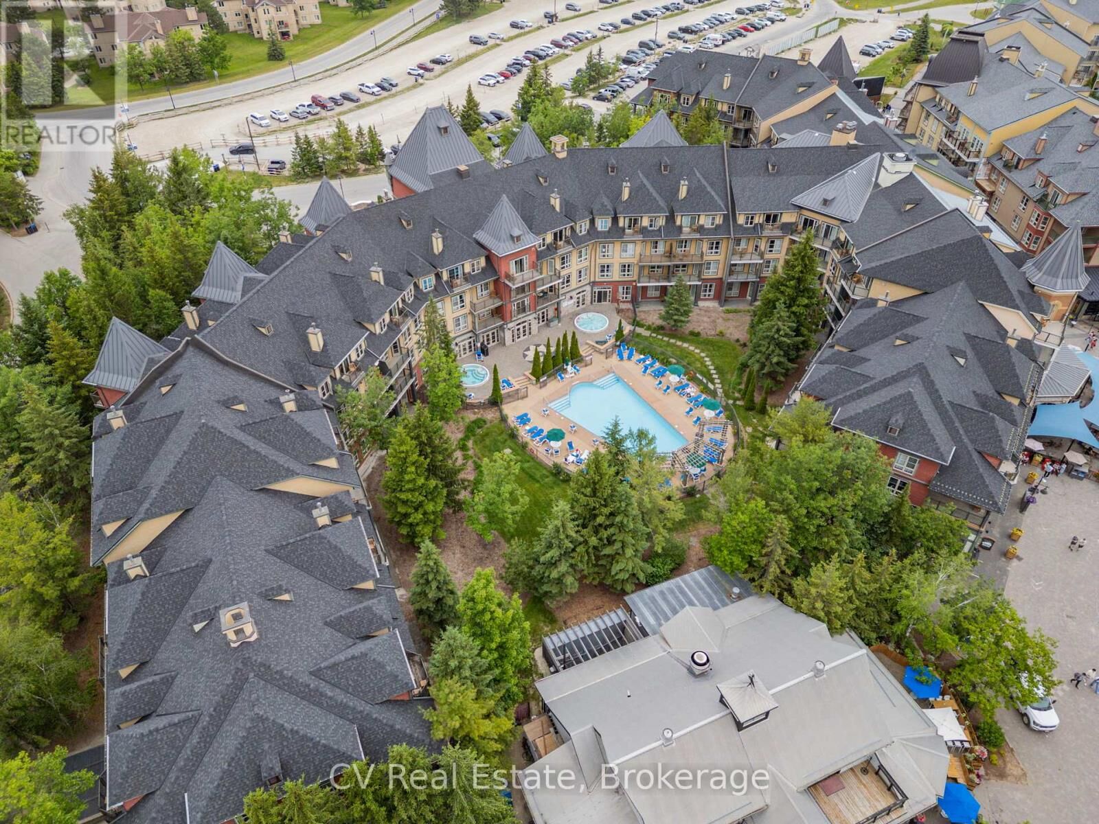 Property Photo:  156 Jozo Weider Boulevard 465  ON L9Y 0V2 