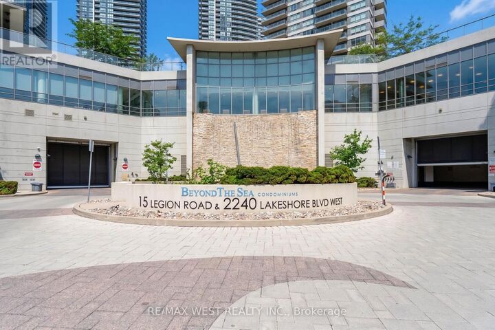 Property Photo:  2240 Lake Shore Boulevard West 505  ON M8V 0B1 