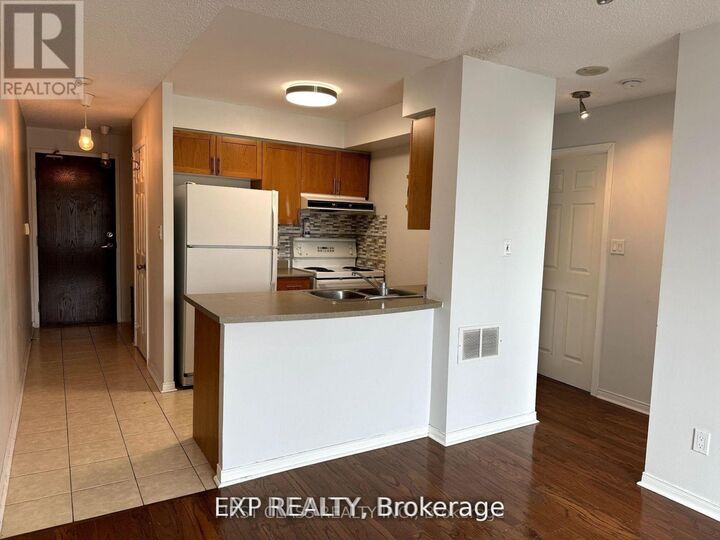 Property Photo:  51 Baffin Crescent 301  ON L4B 4P6 