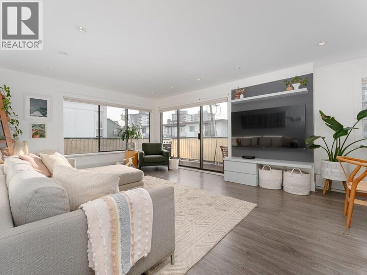 Property Photo:  127 East 4th Street 103  BC V7L 1H7 