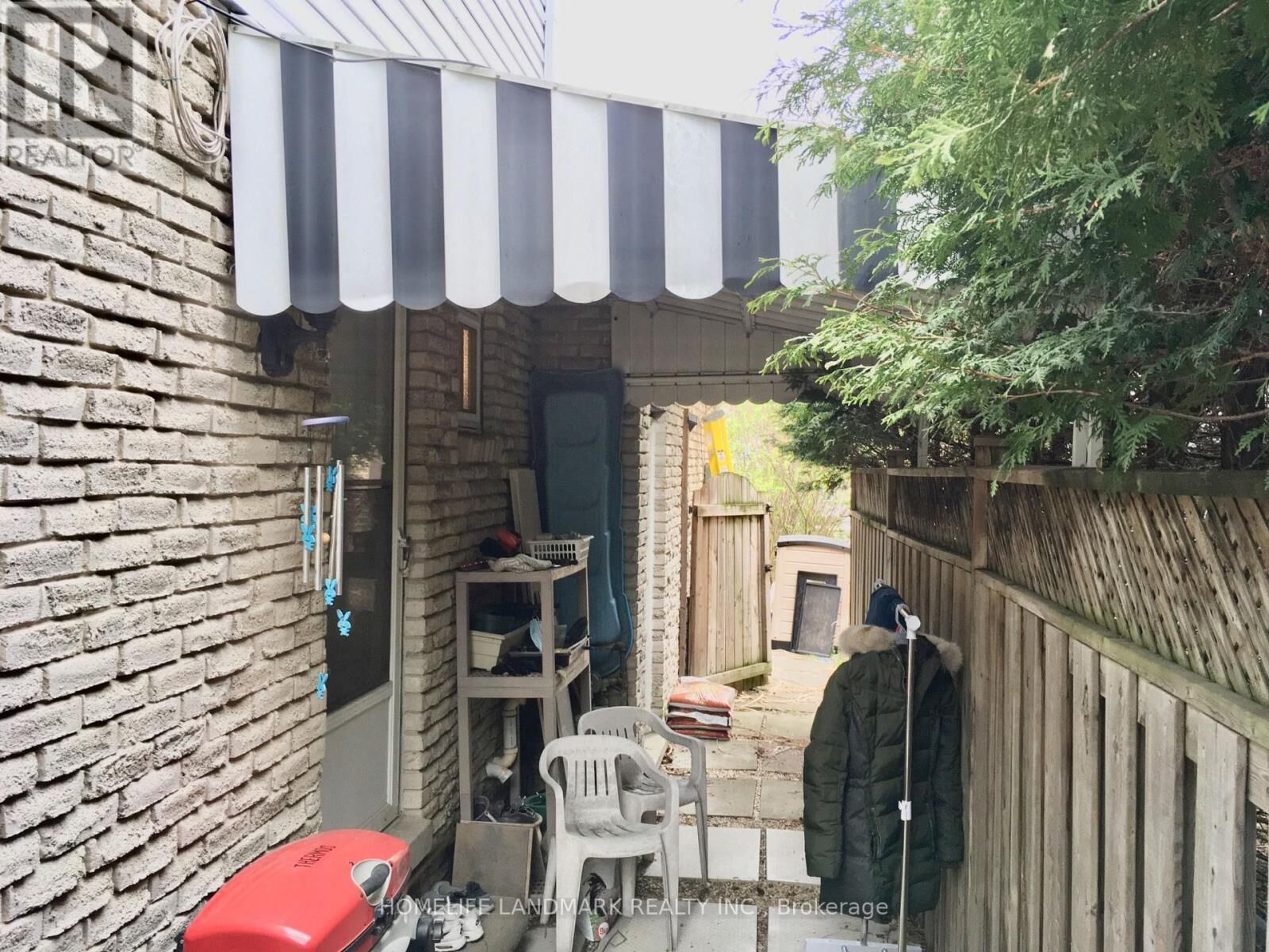 Property Photo:  29 West Borough Street Bsmt  ON L3T 4V6 