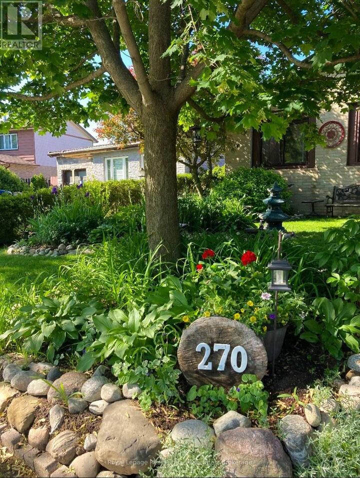 Property Photo:  270 Kristin Grove  ON L5A 3E8 