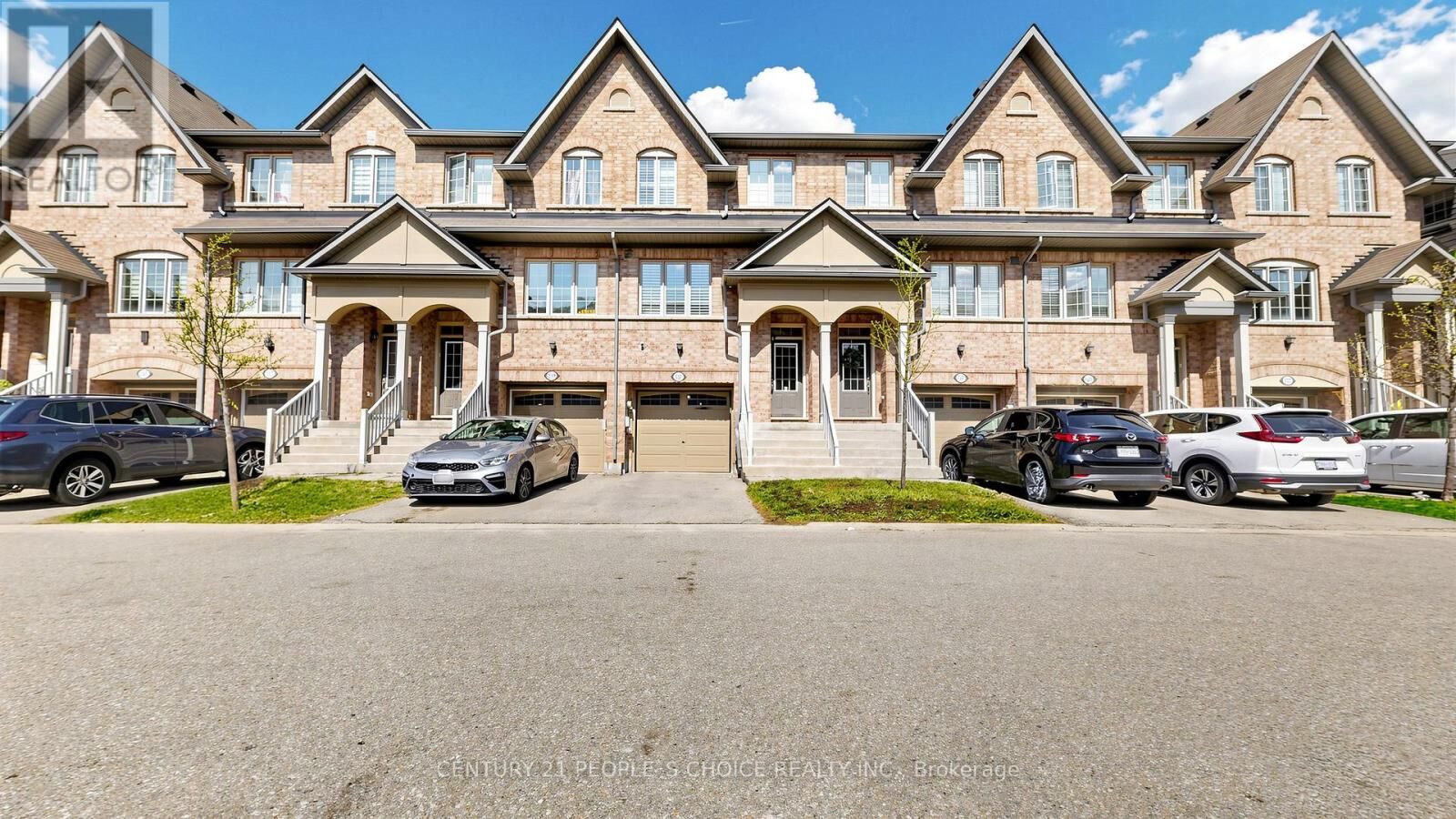 Property Photo:  1321 Granrock Crescent  ON L5V 0E1 