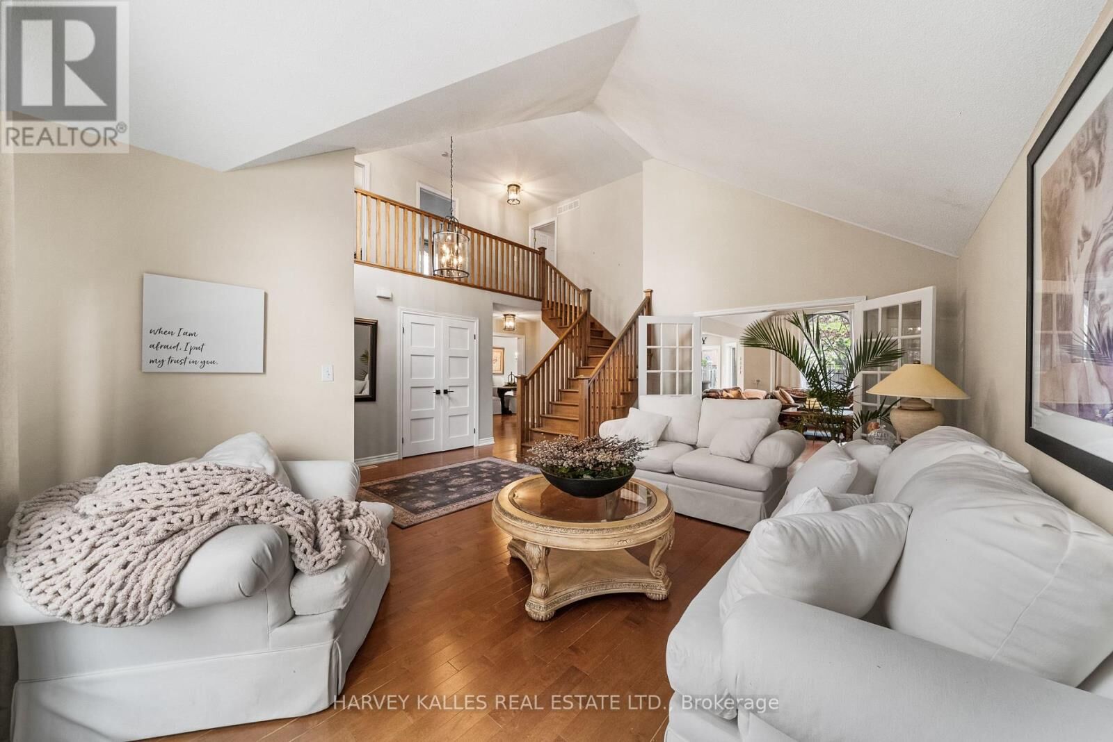 Photo de la propriété:  2139 Bushtrail Court  ON L7M 4B2 