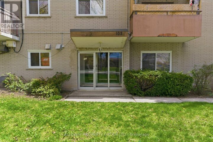 Property Photo:  102 Front Street East  ON L1N 1A1 