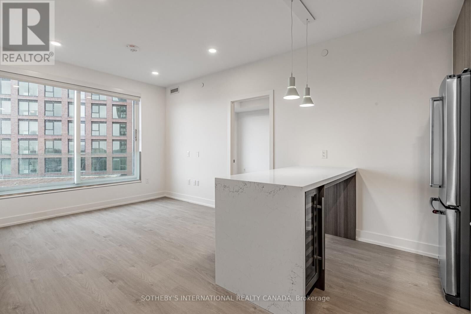 Property Photo:  31 York Garden Way 1403  ON M6A 2V1 