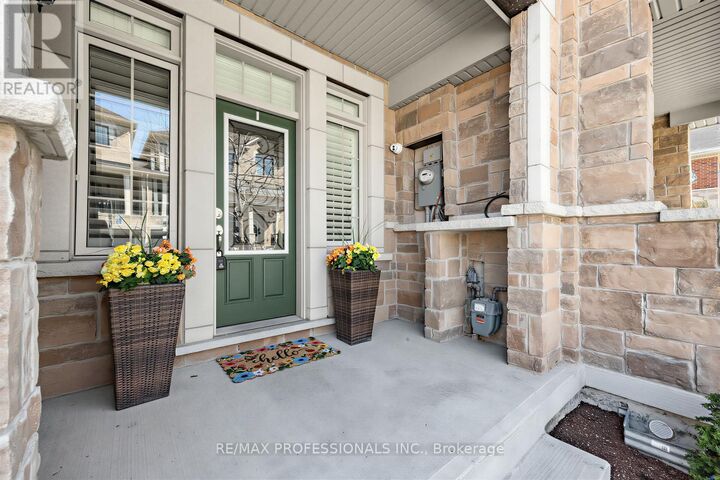 Property Photo:  44 Oakmore Lane  ON L6Y 6H5 