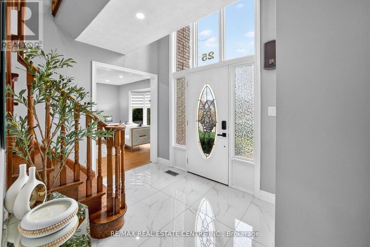 Property Photo:  25 Highbury Drive  ON L8J 2T3 
