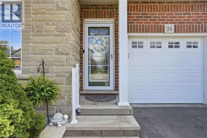 Property Photo:  96 Abbotsford Trail  ON L9B 0A4 