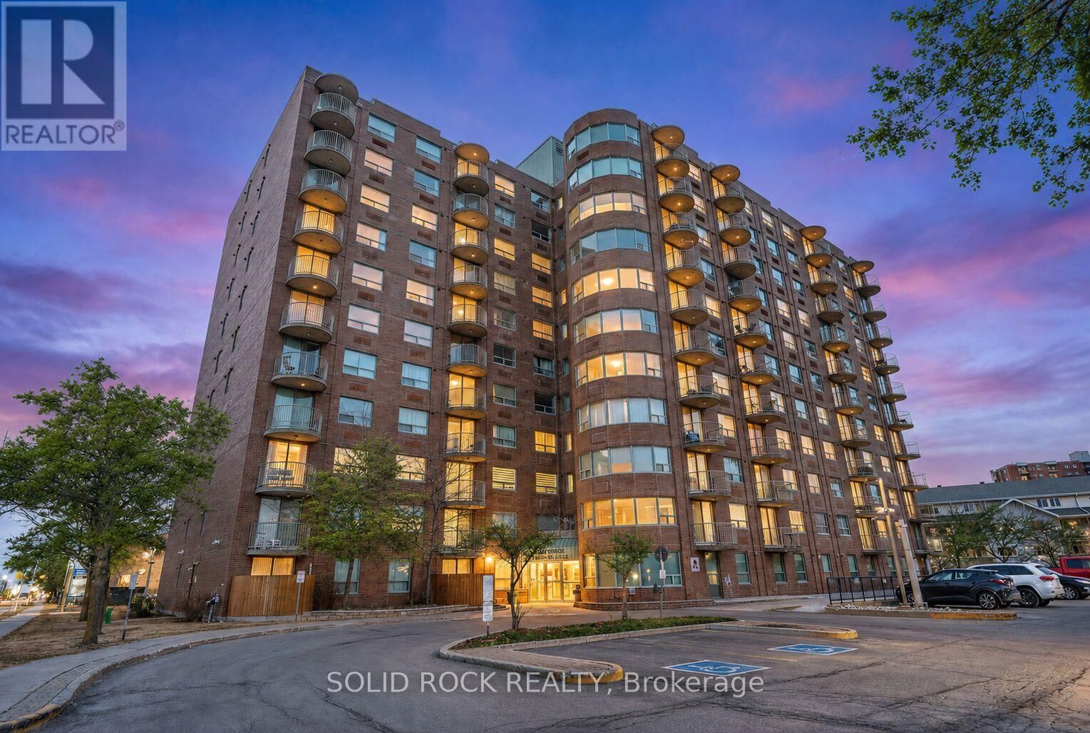 Property Photo:  1440 Heron Road 901  ON K1V 0X2 