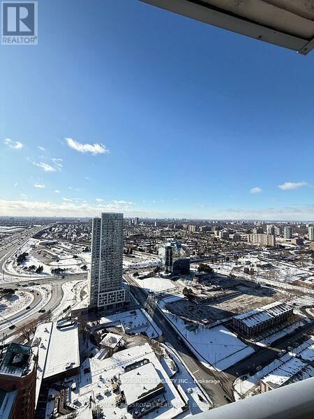 Property Photo:  125 Village Green Square 3908  ON M1S 0G3 