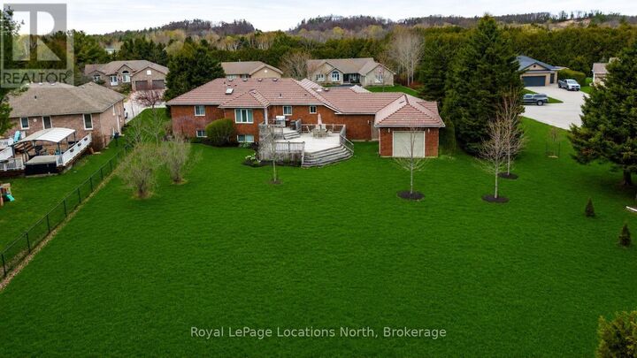 Property Photo:  4 Hillier Court  ON L9Z 1J8 