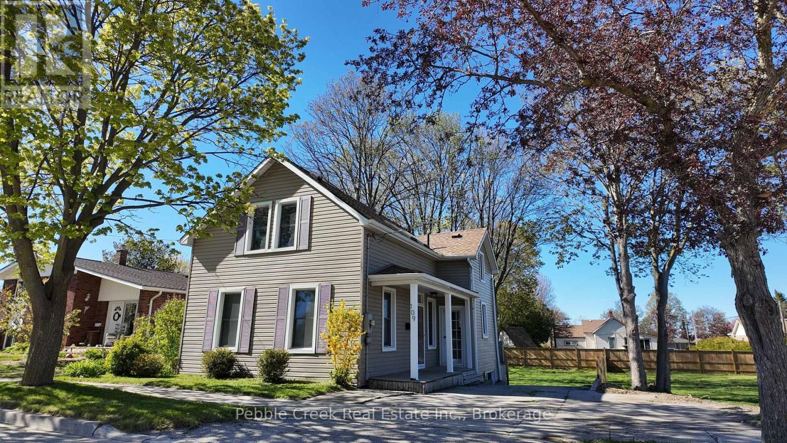 Property Photo:  109 Napier Street  ON N7A 1W4 