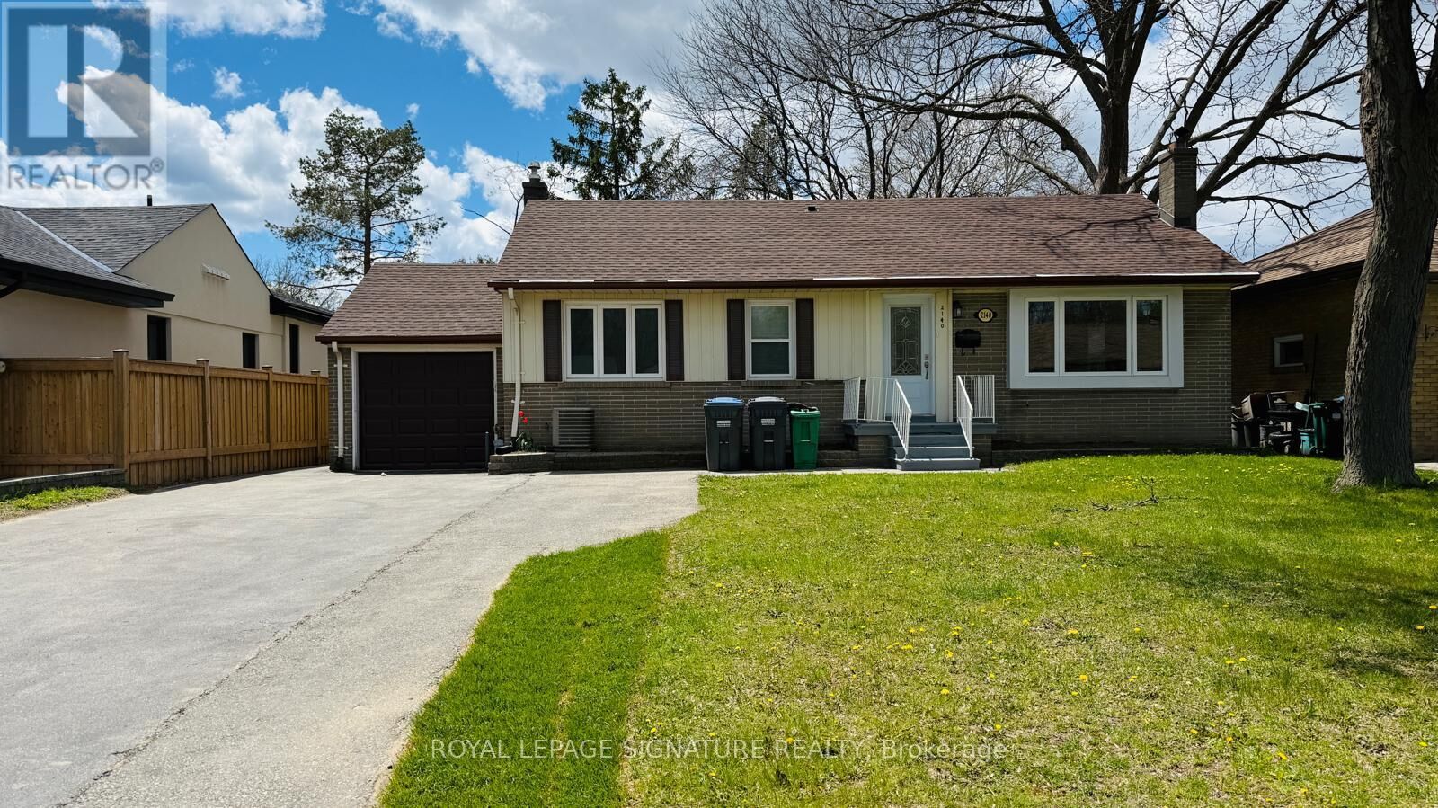 Property Photo:  2140 Munden Road  ON L5A 2R2 