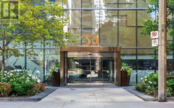 Property Photo:  33 Charles Street East 2109  ON M4Y 0A2 