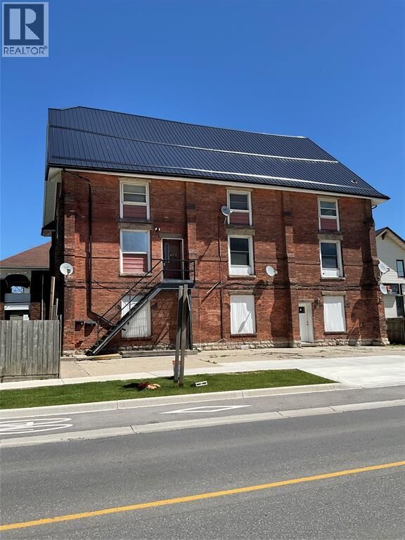 Property Photo:  136 Victoria Street  ON N7T 2T1 