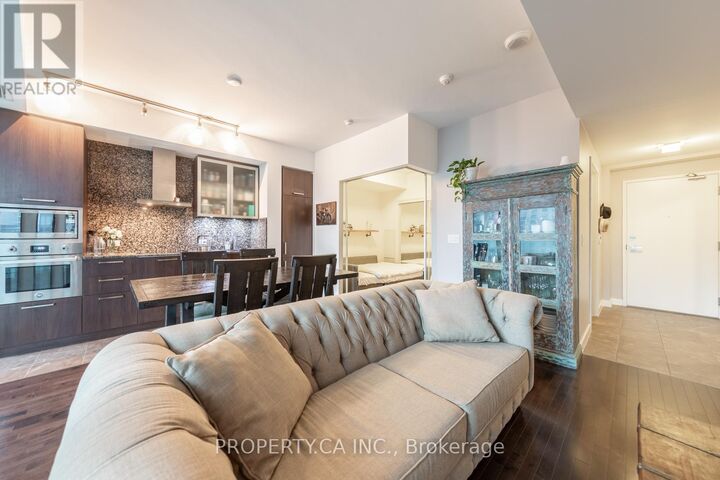 Property Photo:  14 York Street 806  ON M5J 2Z2 