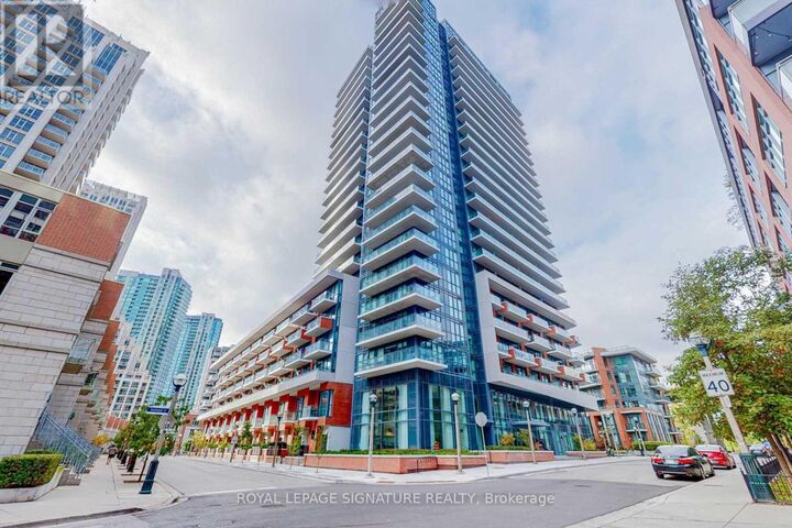 Property Photo:  38 Iannuzzi Street 810  ON M5V 0S2 