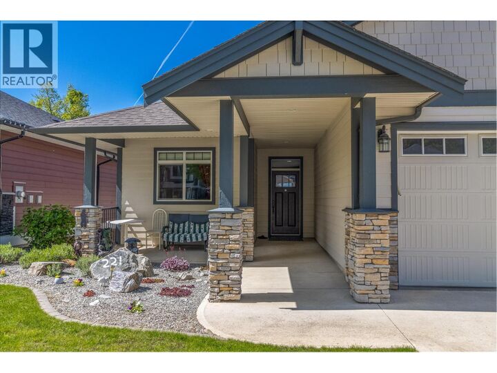 Property Photo:  221 24 Street Northeast  BC V1E 0C2 