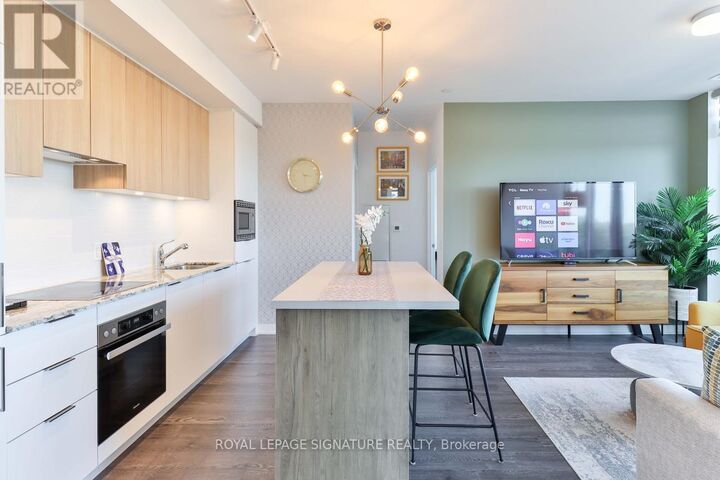Property Photo:  20 O'Neill Road 626  ON M3C 0R2 