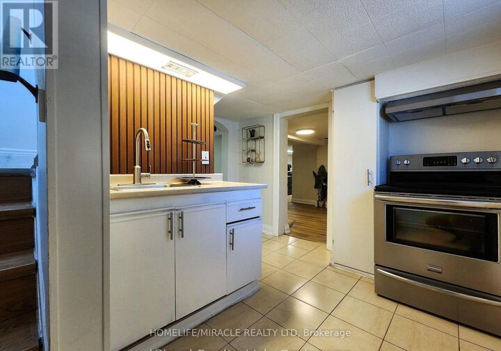Property Photo:  294 Fairfield Avenue South  ON L8H 5H6 