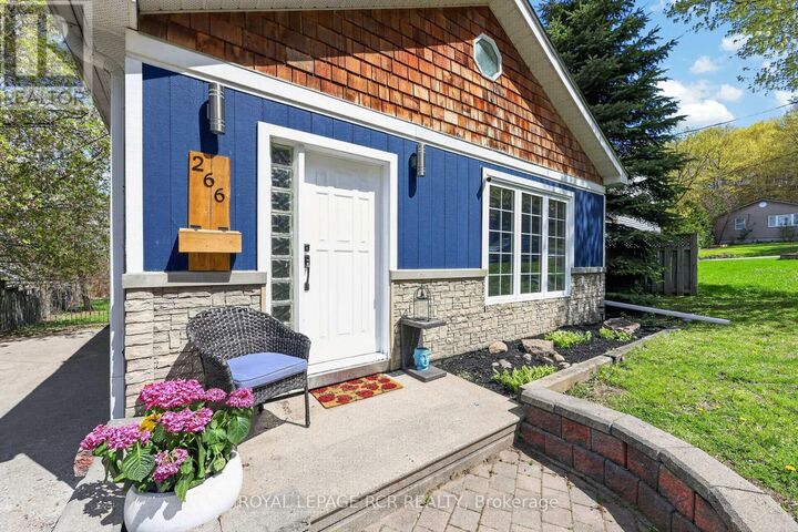 Property Photo:  266 Kenwood Avenue  ON L4P 2X5 