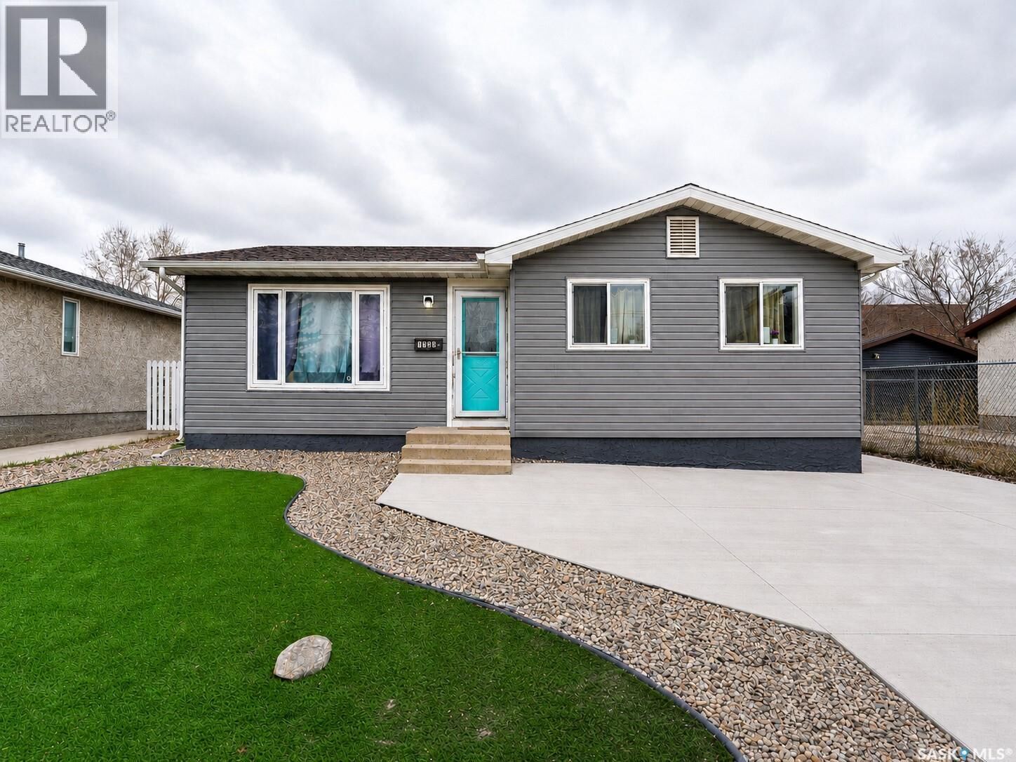 Property Photo:  1739 Fleet Street  SK S4N 6B4 