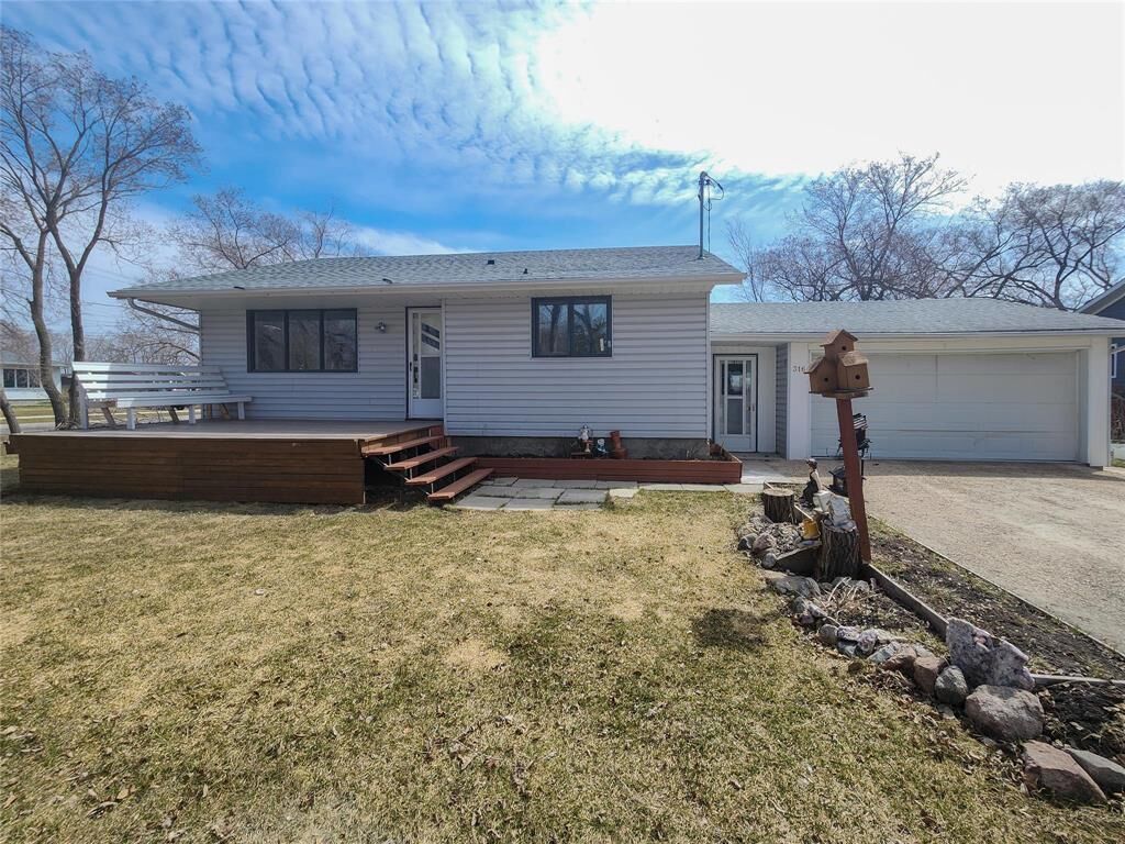 Property Photo: 316 Nordal Bay MB R0C 0A0