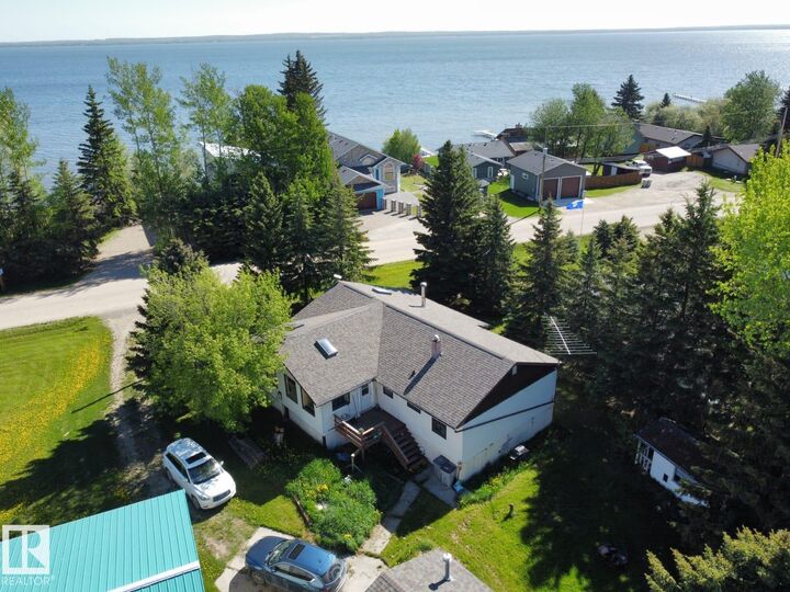 Property Photo:  26 Lakeshore Drive  AB T0C 2V0 