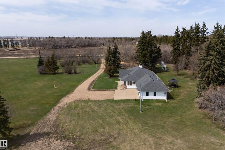 Property Photo:  19403 Fort Road NE  AB T5Y 6H2 