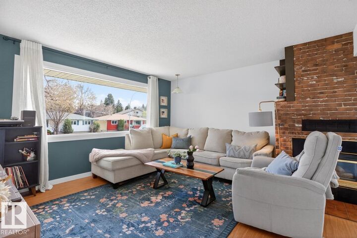 Property Photo:  33 Mission Street  AB T8A 0V6 
