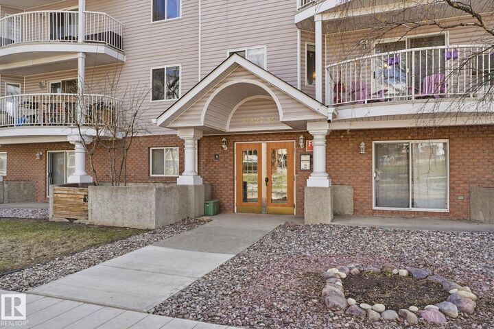 Property Photo:  10827 85 Avenue NW 204  AB T6E 2L2 