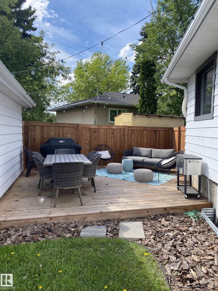 Property Photo:  8239 93A Avenue NW  AB T6C 1V5 