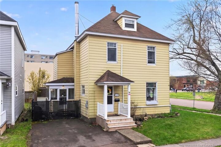 144 Dufferin Street — photo 1