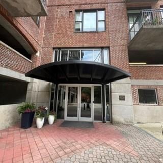 Property Photo:  3235 Roswell Road NE 402  GA 30305 