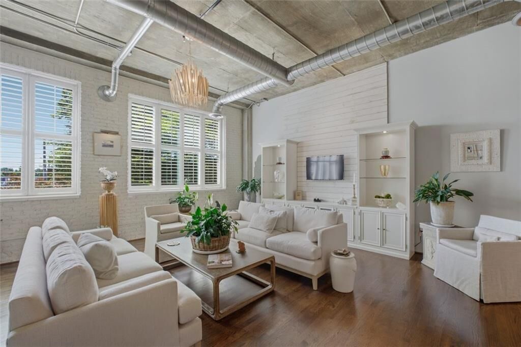Property Photo:  3235 Roswell Road NE 402  GA 30305 