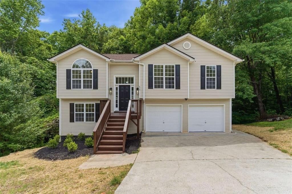 Property Photo: 515 Ashland Manor Drive GA 30045