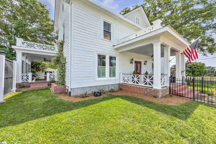 Property Photo:  109 W Curtis Street  SC 29681 